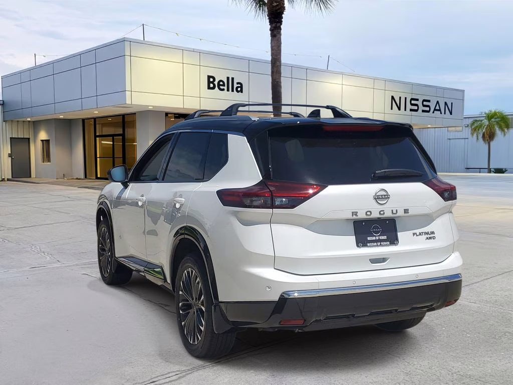 2026 Everest White Pearl/Super Black Nissan Rogue Platinum AWD SUV
