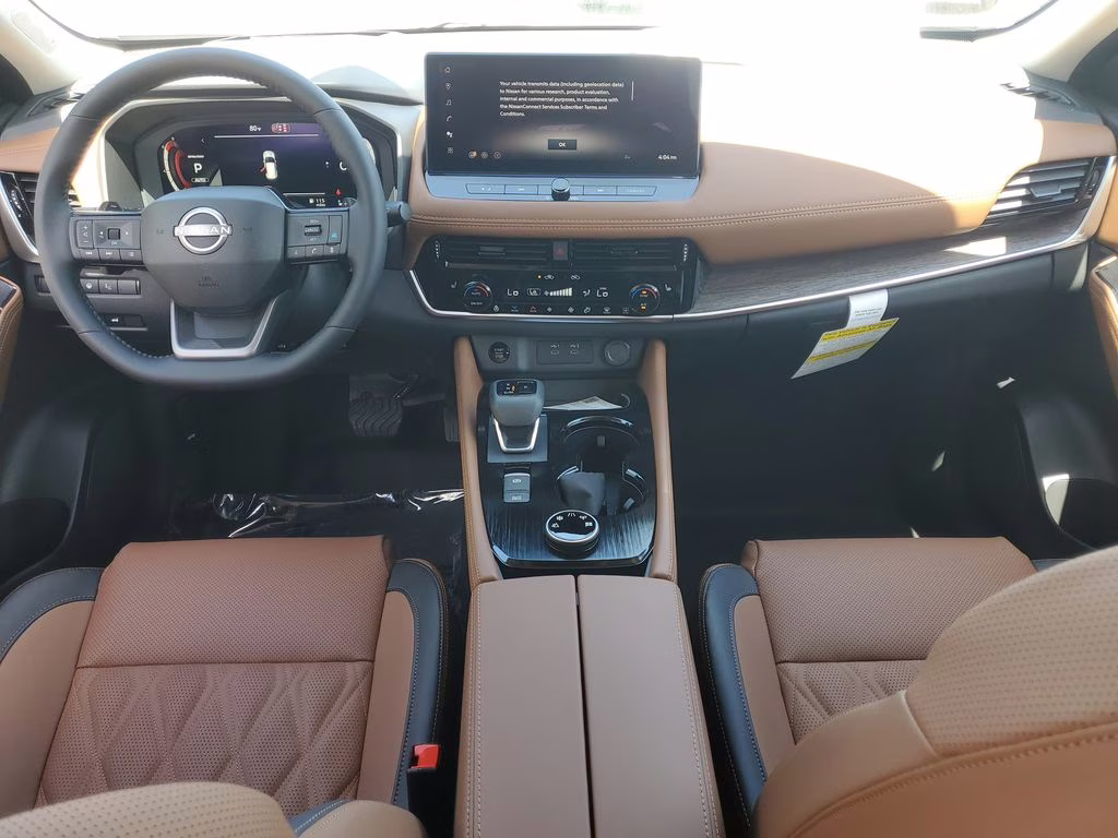 2026 Everest White Pearl/Super Black Nissan Rogue Platinum AWD SUV