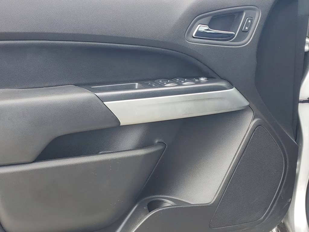 2015 Silver Ice Metallic Chevrolet Colorado LT RWD Truck