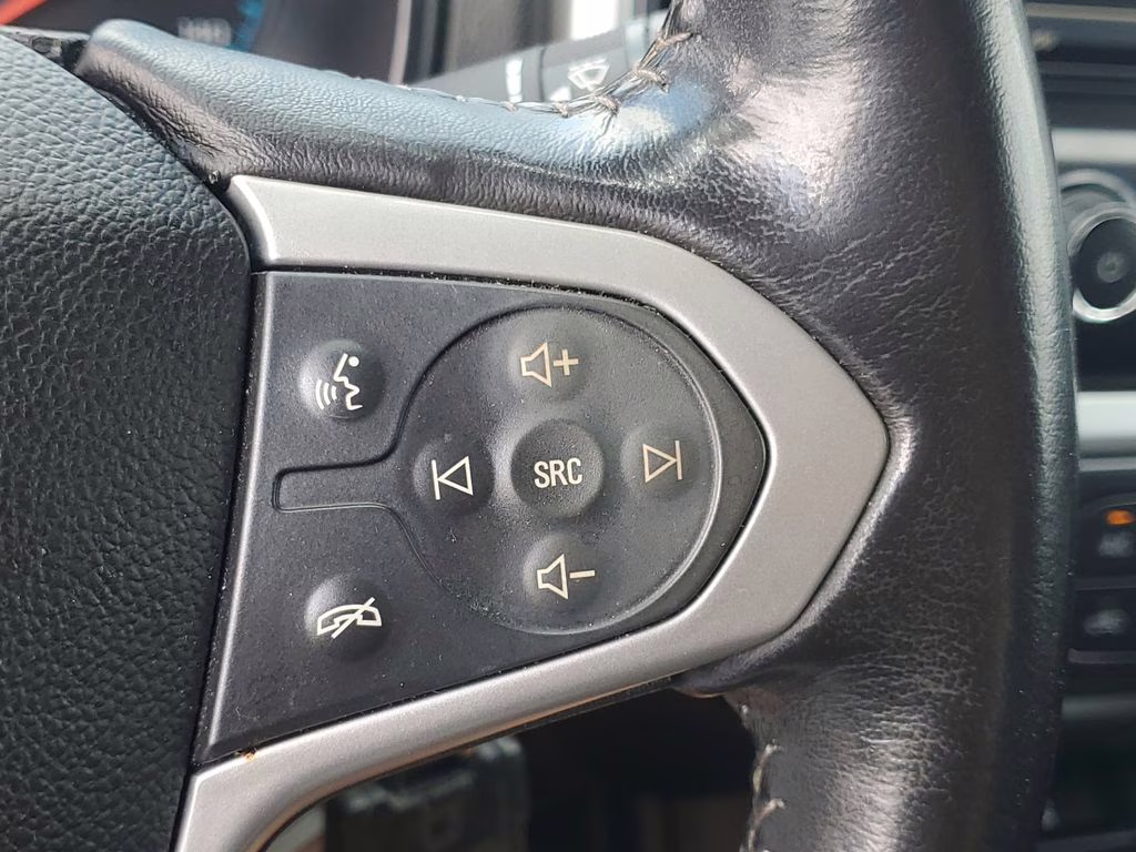 2015 Silver Ice Metallic Chevrolet Colorado LT RWD Truck