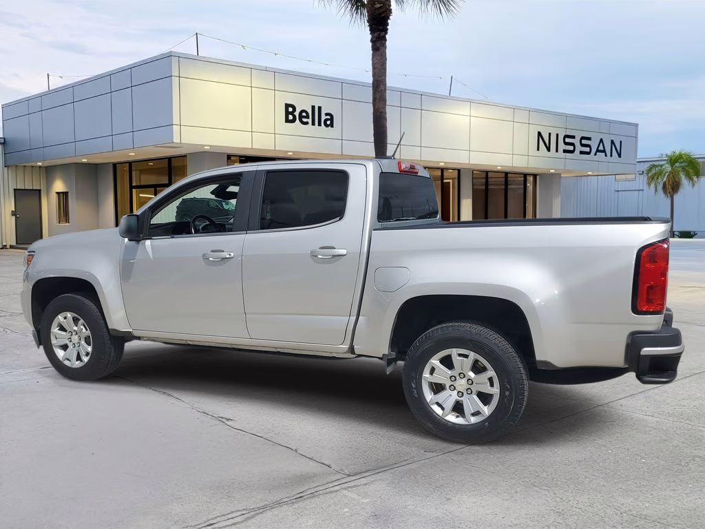 2015 Silver Ice Metallic Chevrolet Colorado LT RWD Truck