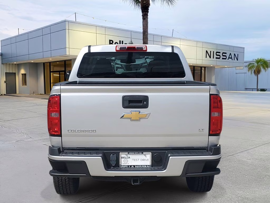 2015 Silver Ice Metallic Chevrolet Colorado LT RWD Truck