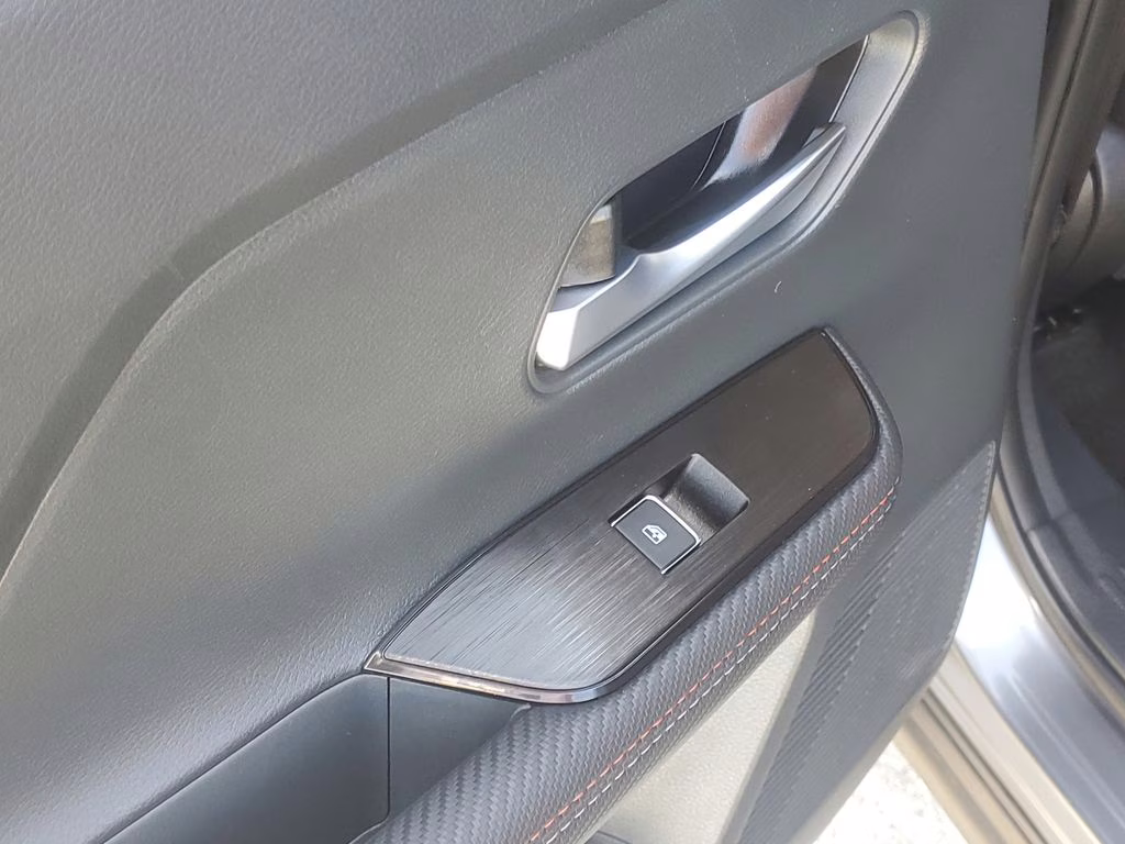 2025 Gun Metallic/Super Black Nissan Kicks SR FWD SUV