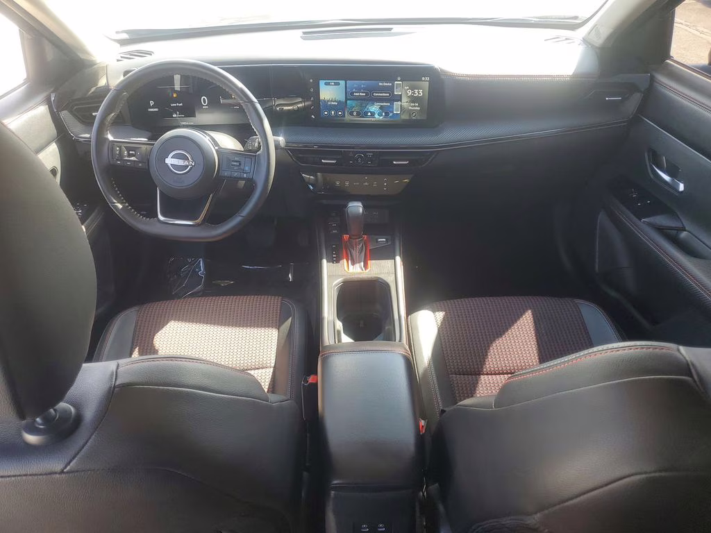 2025 Gun Metallic/Super Black Nissan Kicks SR FWD SUV