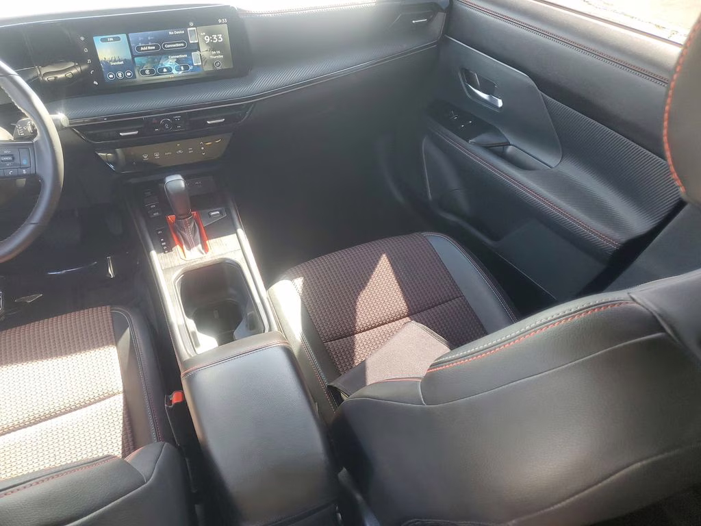 2025 Gun Metallic/Super Black Nissan Kicks SR FWD SUV