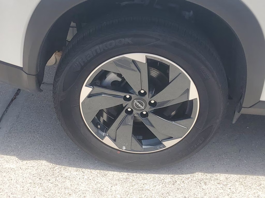 2025 Everest White Pearl Nissan Rogue SV AWD SUV