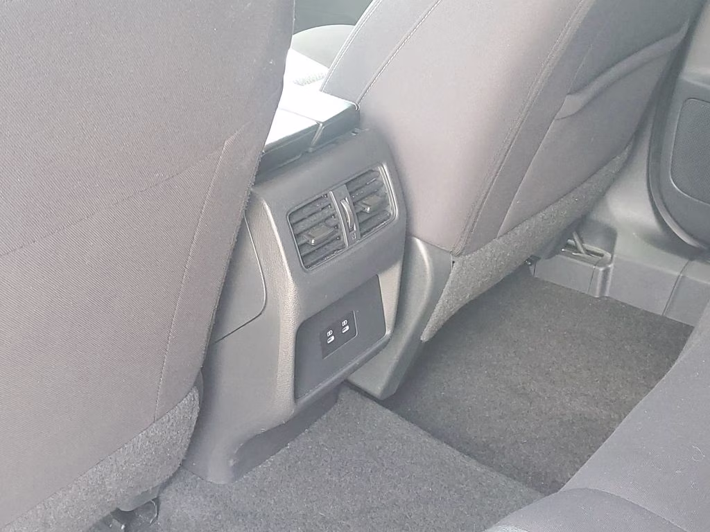 2025 Everest White Pearl Nissan Rogue SV AWD SUV