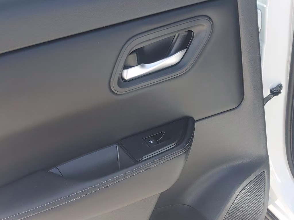 2025 Everest White Pearl Nissan Rogue SV AWD SUV