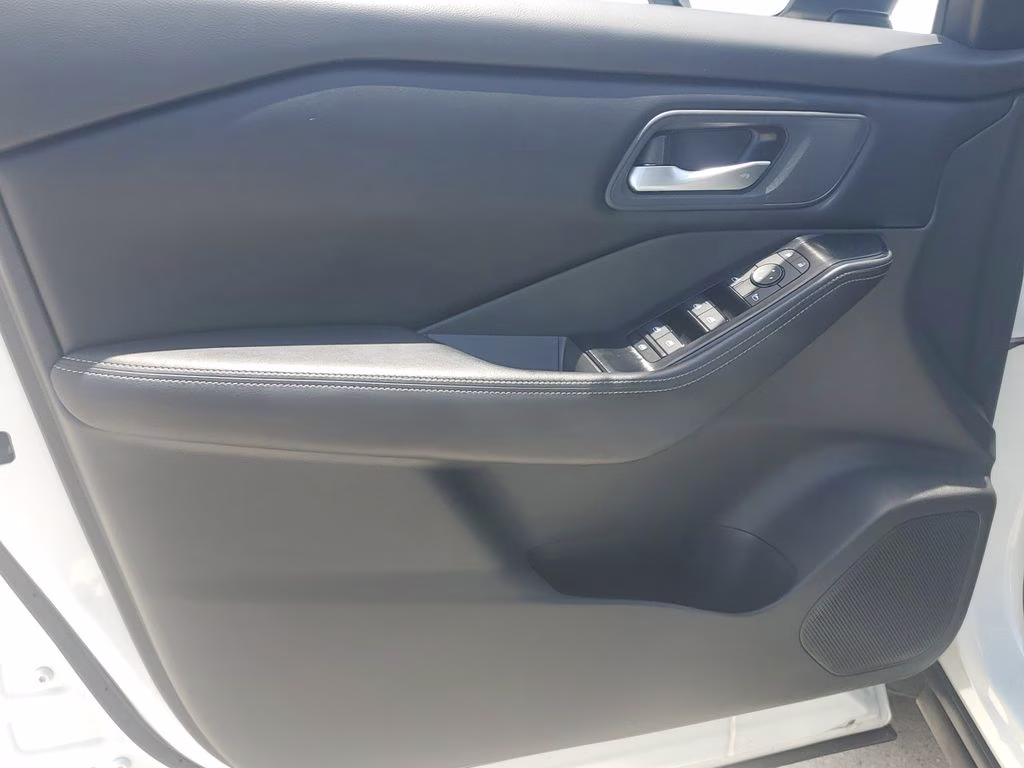 2025 Everest White Pearl Nissan Rogue SV AWD SUV