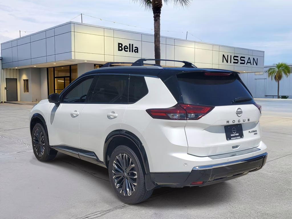 2026 Everest White Pearl/Super Black Nissan Rogue Platinum AWD SUV