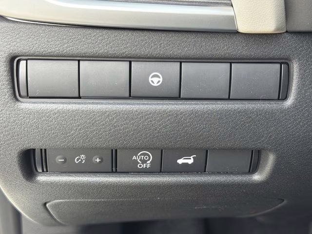 2026 Everest White Pearl Tricoat Nissan Rogue Dark Armor AWD SUV