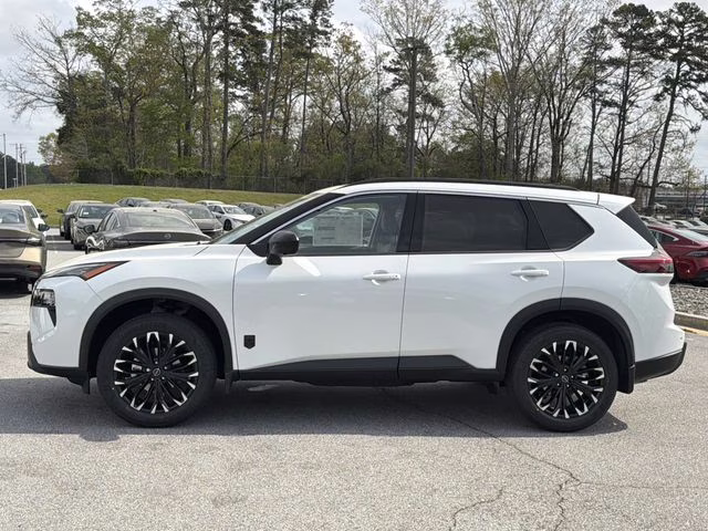 2026 Everest White Pearl Tricoat Nissan Rogue Dark Armor AWD SUV