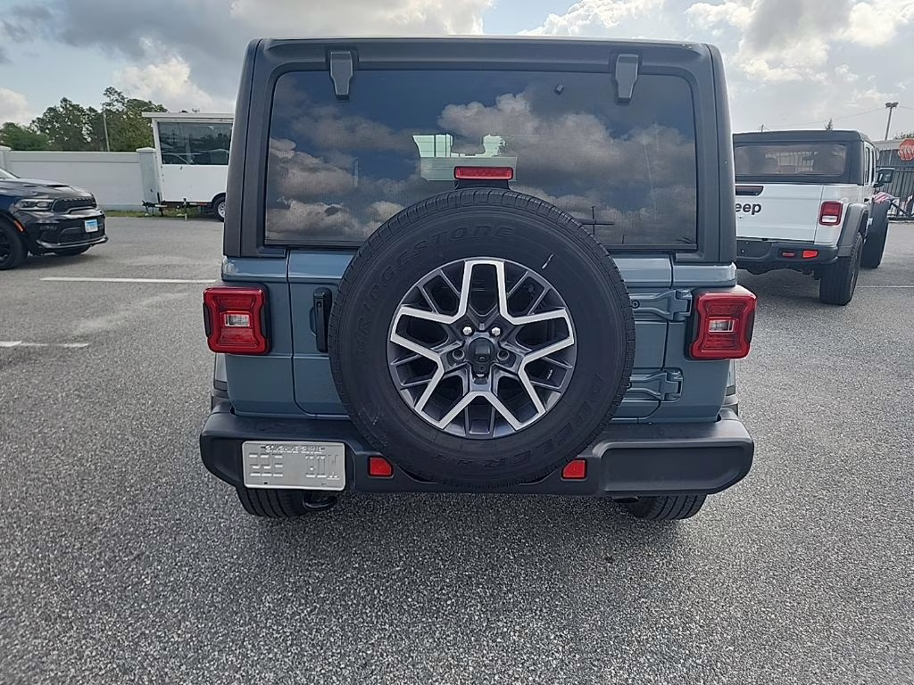 2024 Hydro Blue Pearlcoat Jeep Wrangler Sahara 4X4 SUV