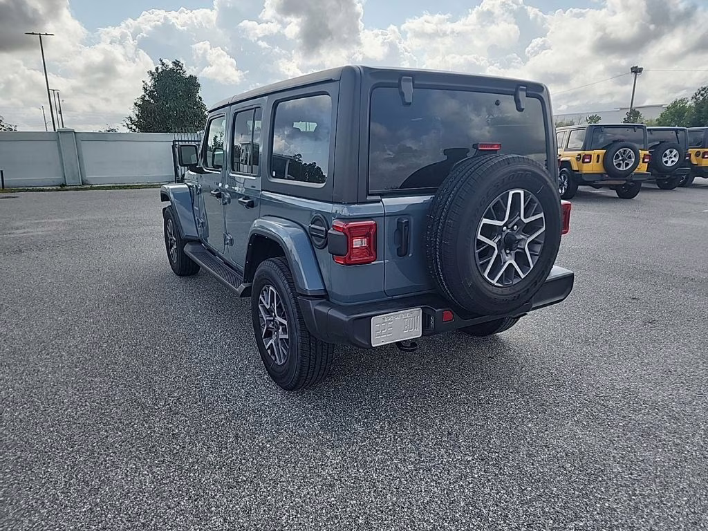 2024 Hydro Blue Pearlcoat Jeep Wrangler Sahara 4X4 SUV