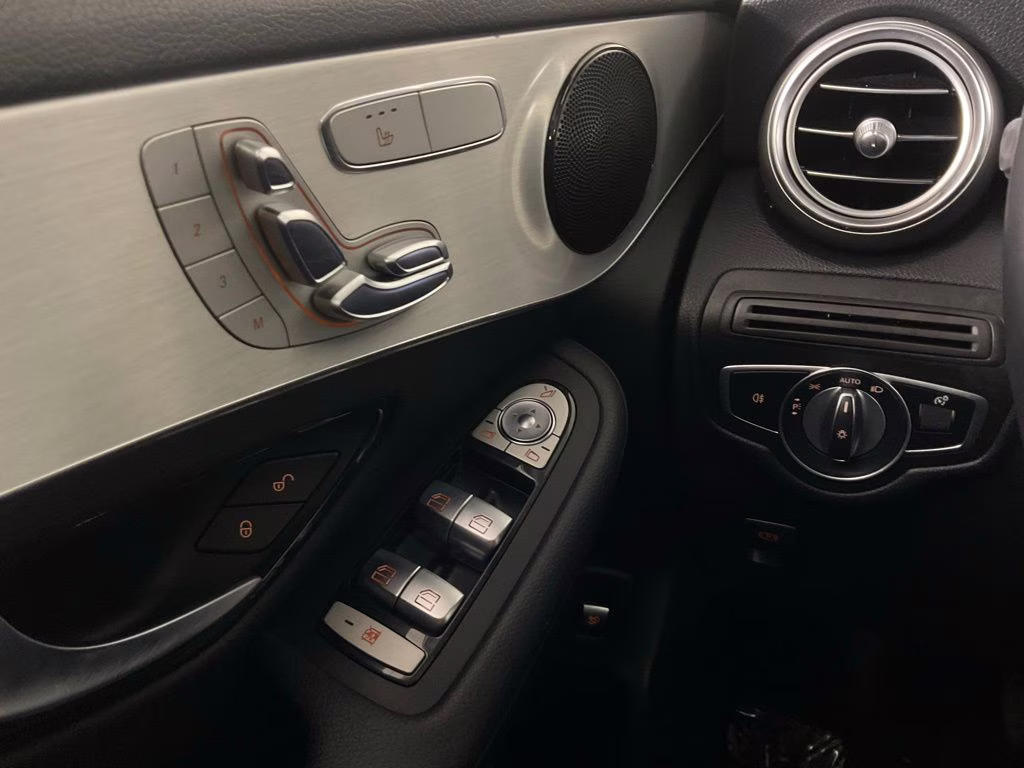 2022 Black Mercedes-Benz GLC GLC 300 RWD SUV