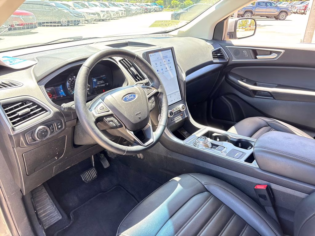 2024 Silver Metallic Ford Edge SEL AWD SUV