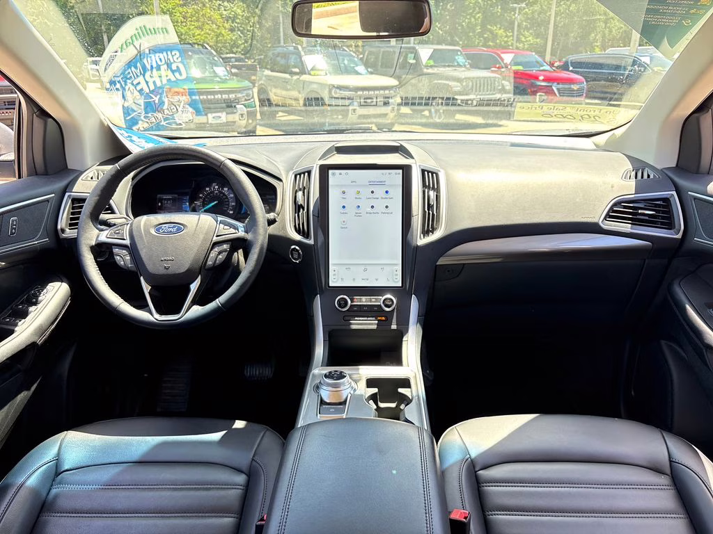 2024 Silver Metallic Ford Edge SEL AWD SUV