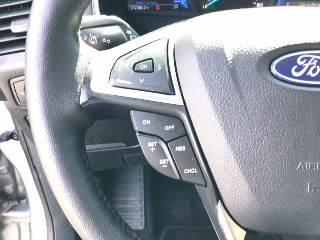 2024 Silver Metallic Ford Edge SEL AWD SUV