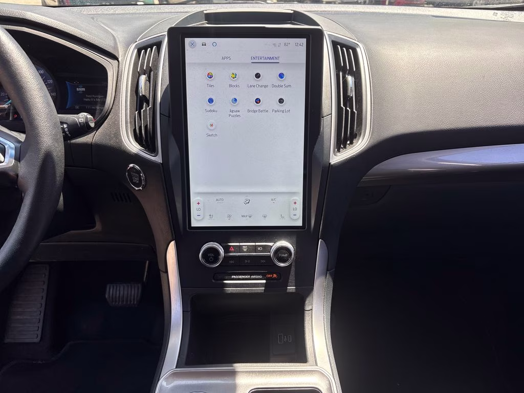 2024 Silver Metallic Ford Edge SEL AWD SUV