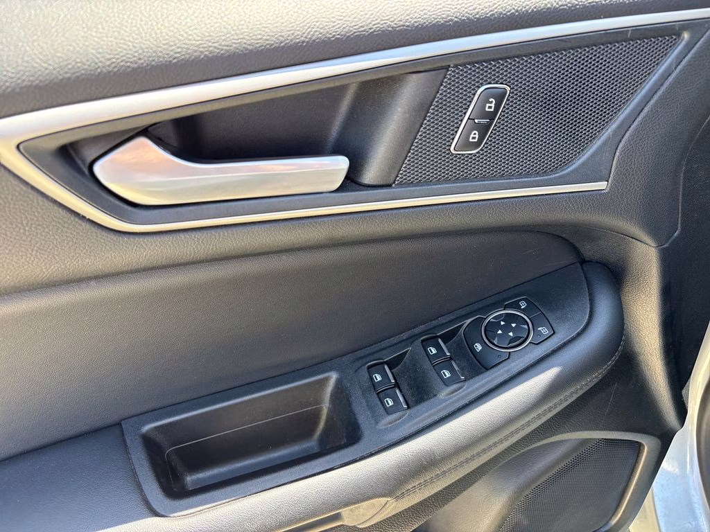 2024 Silver Metallic Ford Edge SEL AWD SUV