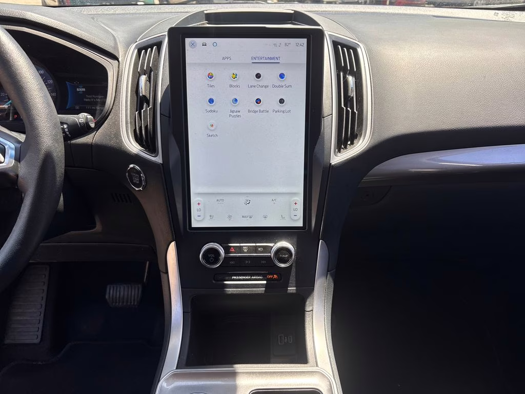 2024 Silver Metallic Ford Edge SEL AWD SUV