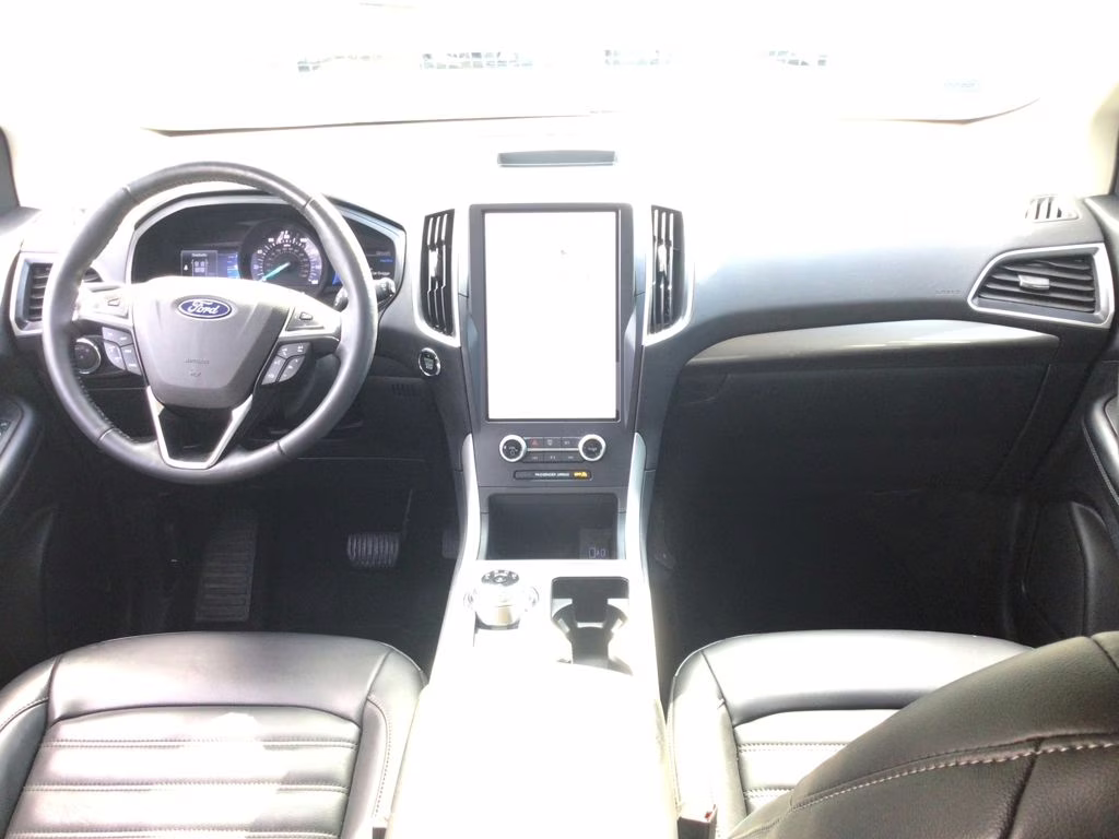 2024 Silver Metallic Ford Edge SEL AWD SUV