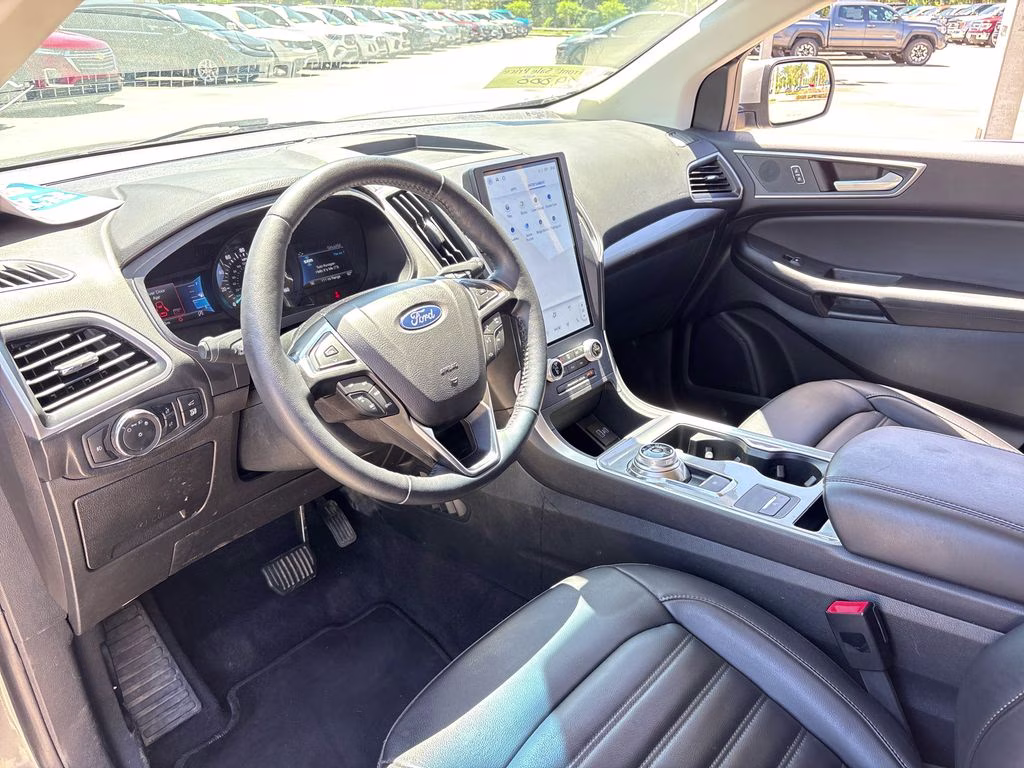 2024 Silver Metallic Ford Edge SEL AWD SUV