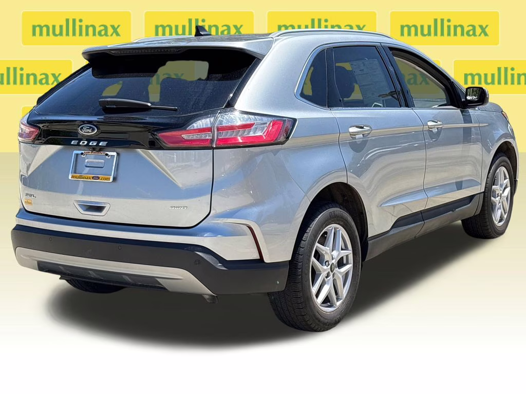 2024 Silver Metallic Ford Edge SEL AWD SUV