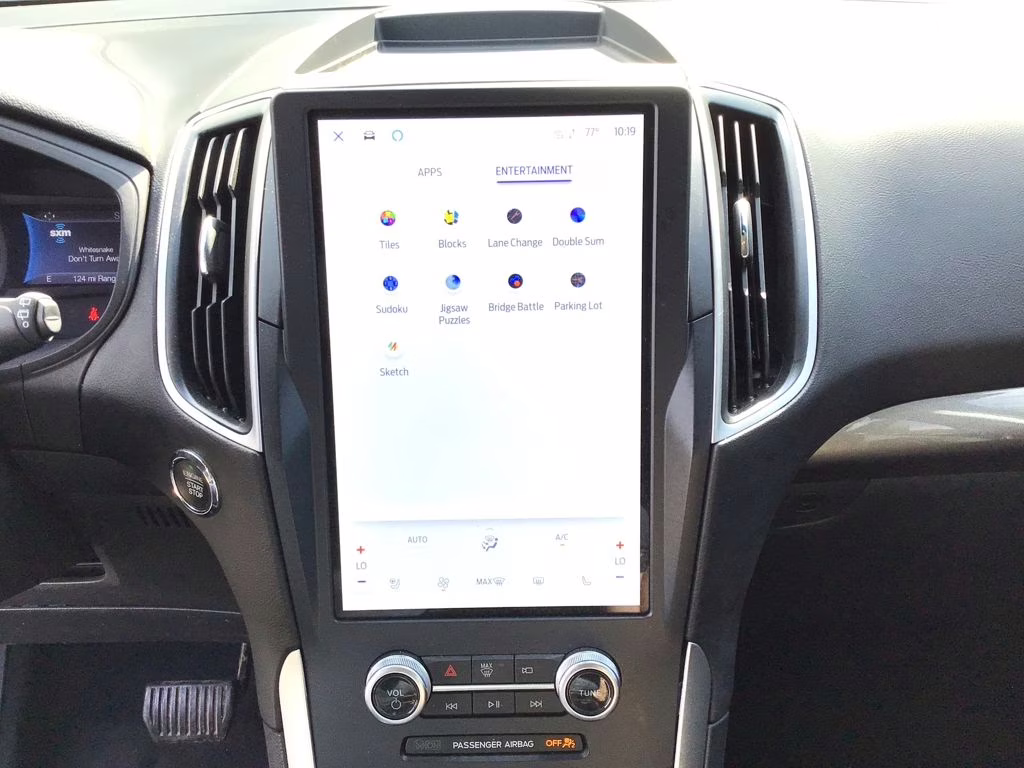 2024 Silver Metallic Ford Edge SEL AWD SUV