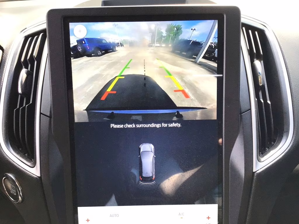 2024 Silver Metallic Ford Edge SEL AWD SUV