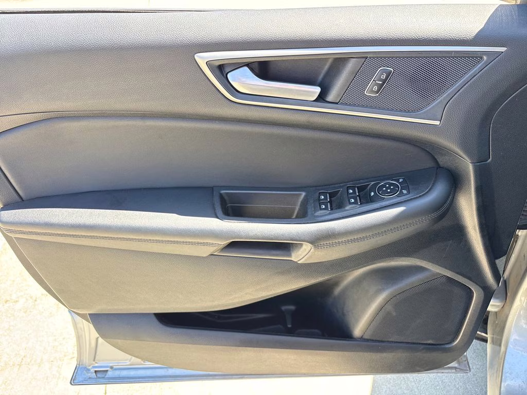 2024 Silver Metallic Ford Edge SEL AWD SUV