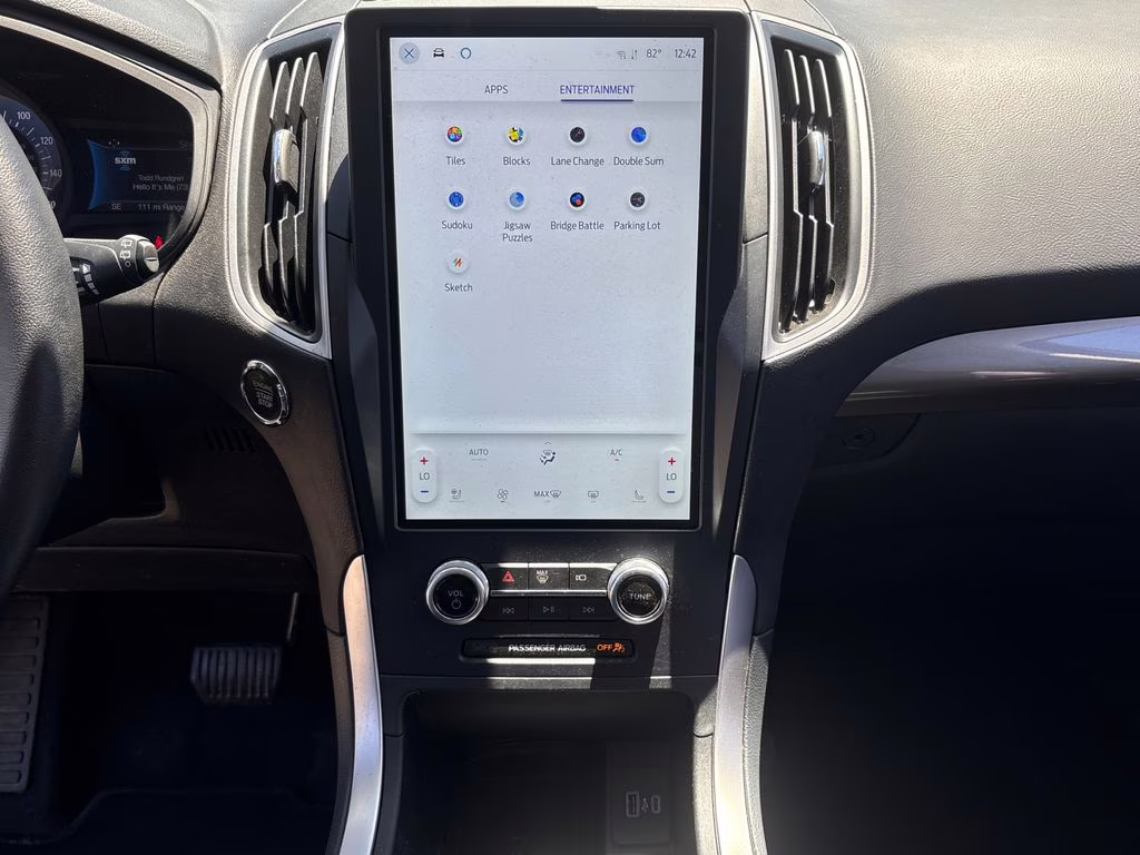 2024 Silver Metallic Ford Edge SEL AWD SUV