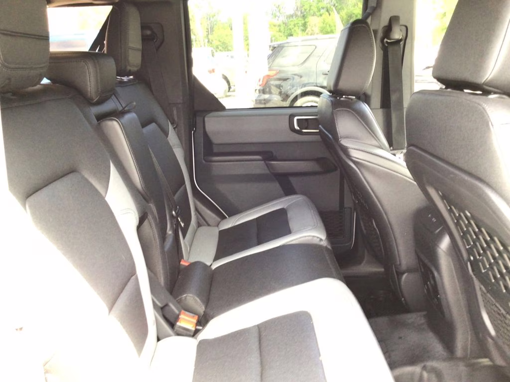 2024 Oxford White Ford Bronco Big Bend 4X4 SUV