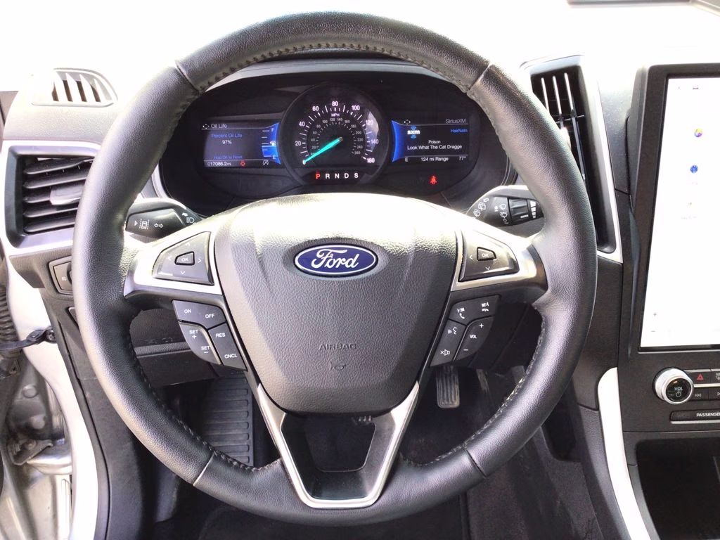 2024 Silver Metallic Ford Edge SEL AWD SUV