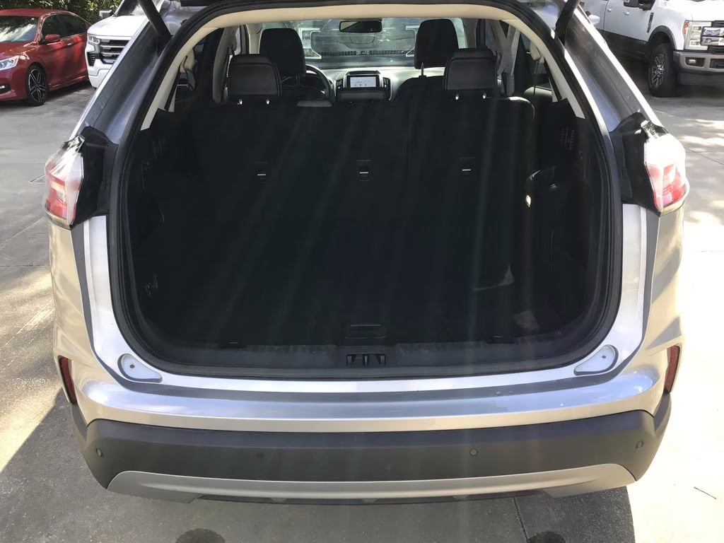 2024 Silver Metallic Ford Edge SEL AWD SUV