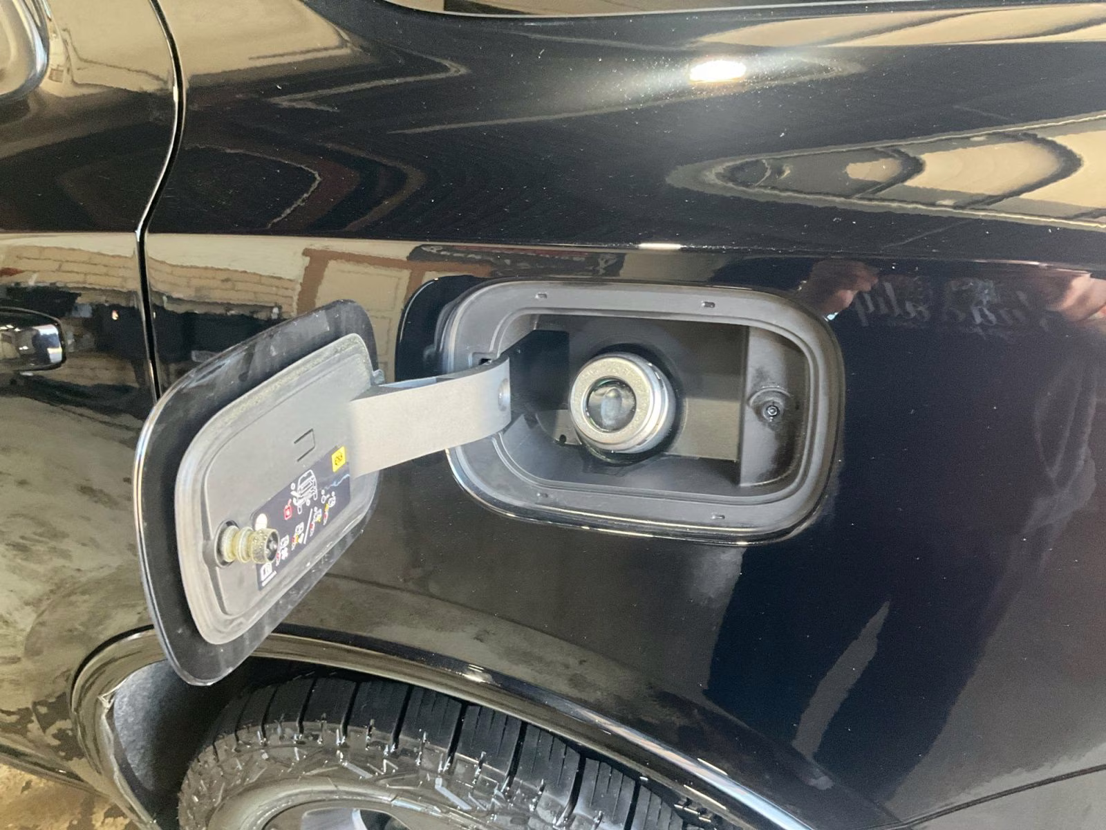 2025 DB Black Crystal Clearcoat Dodge Durango R/T Plus AWD SUV