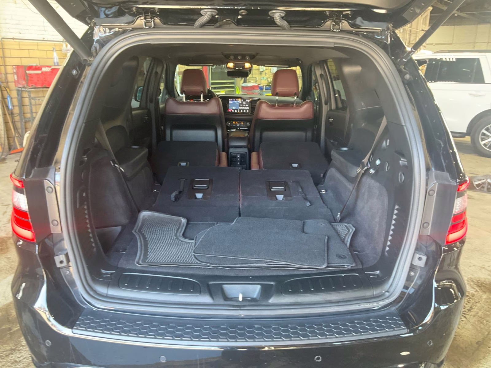 2025 DB Black Crystal Clearcoat Dodge Durango R/T Plus AWD SUV