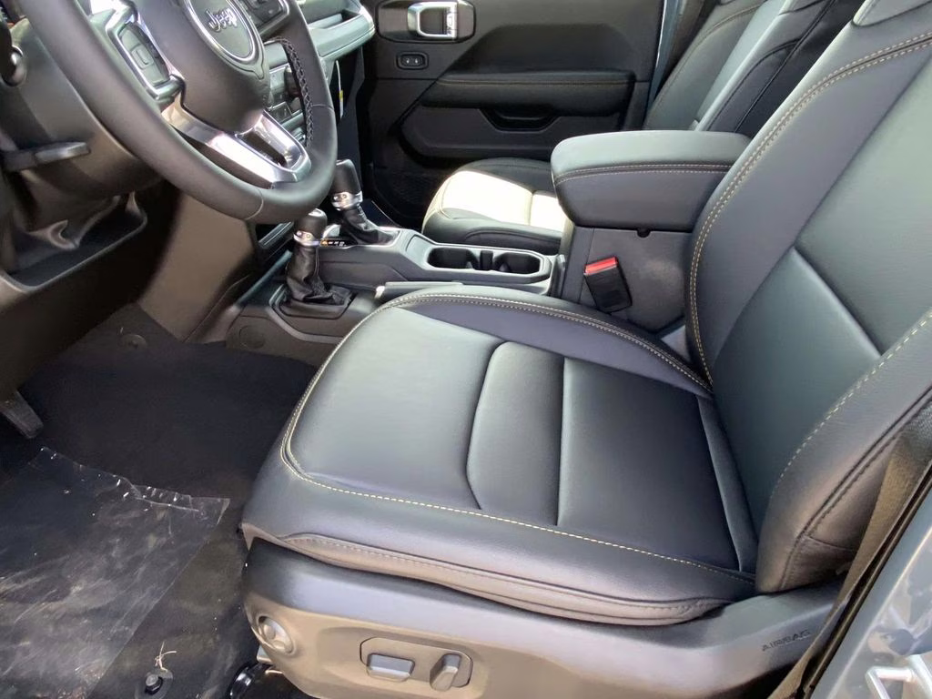 2026 Anvil Clear Coat Jeep Wrangler Sahara 4X4 SUV