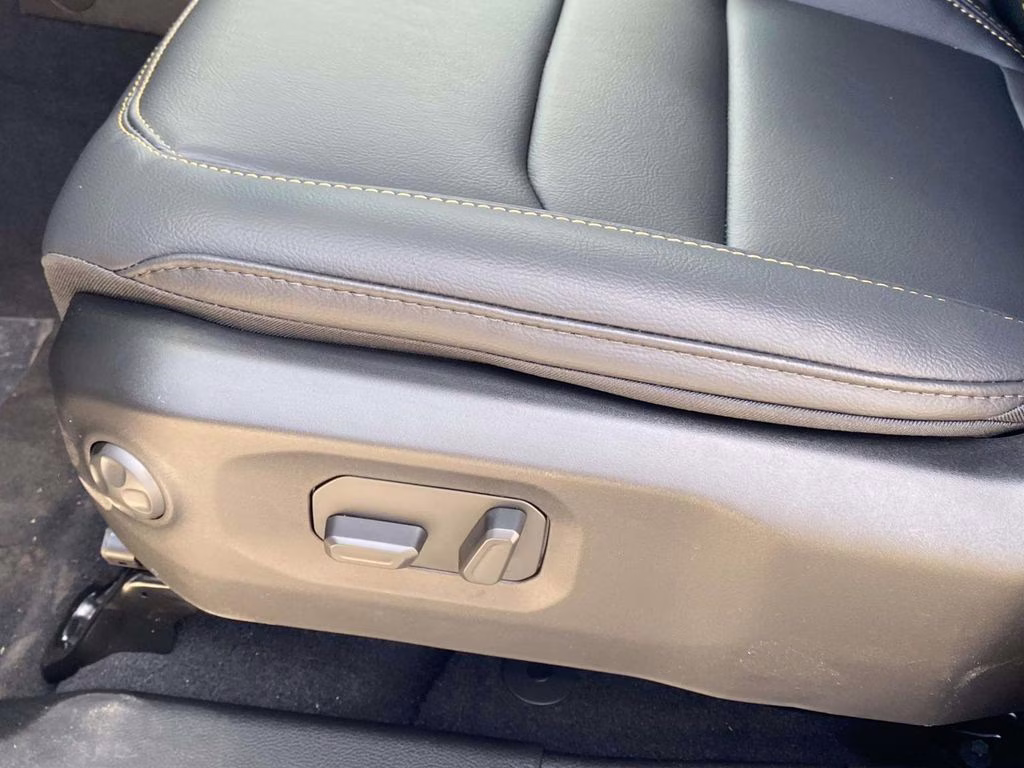 2026 Anvil Clear Coat Jeep Wrangler Sahara 4X4 SUV