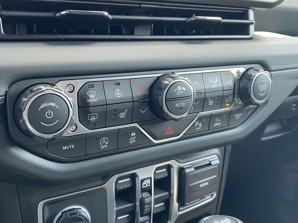 2026 Anvil Clear Coat Jeep Wrangler Sahara 4X4 SUV