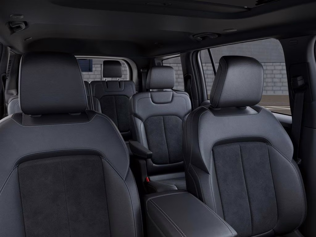 2026 Silver Zynith Jeep Grand Cherokee L Laredo Altitude RWD SUV