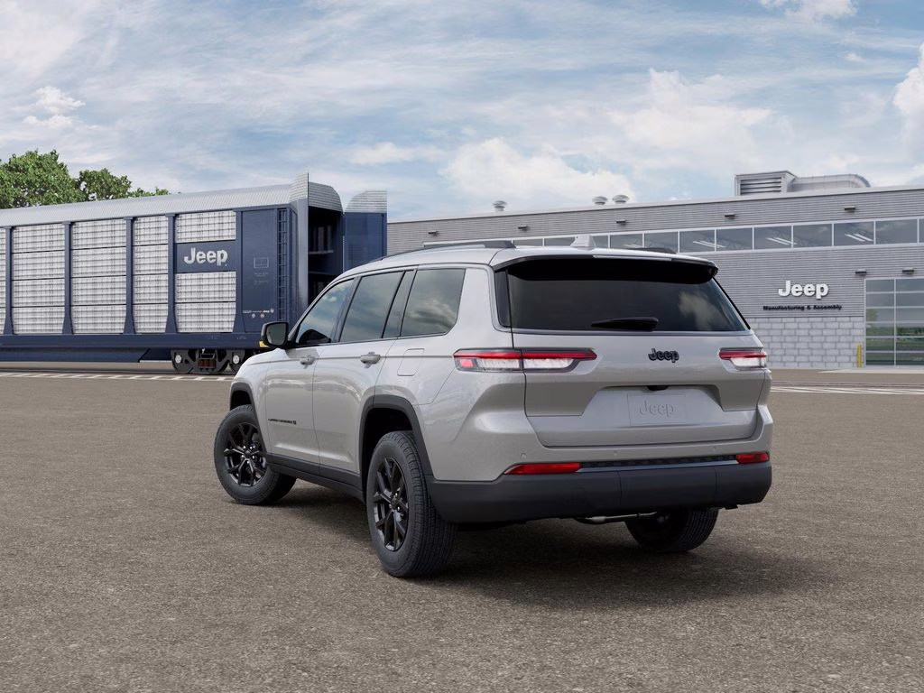 2026 Silver Zynith Jeep Grand Cherokee L Laredo Altitude RWD SUV