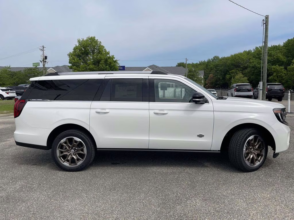 2026 Star White Metallic Tri-Coat Ford Expedition Max King Ranch 4X4 SUV