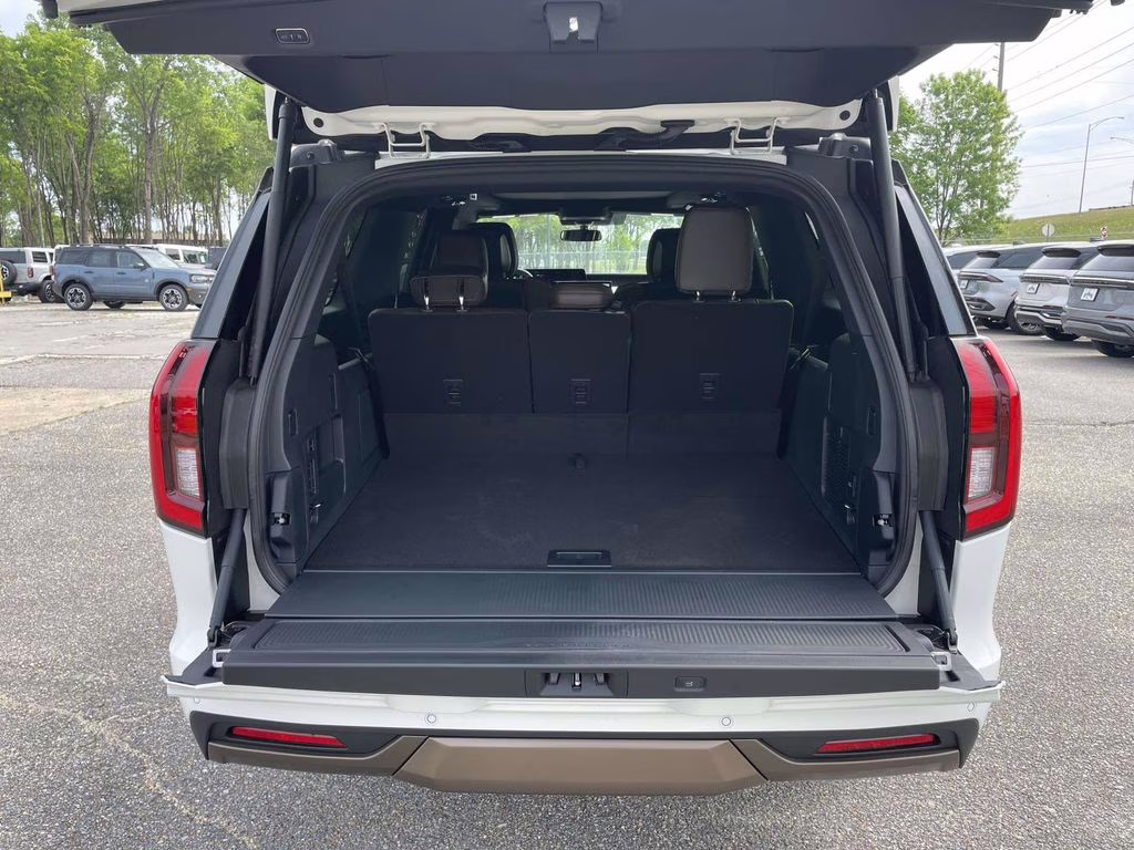 2026 Star White Metallic Tri-Coat Ford Expedition Max King Ranch 4X4 SUV