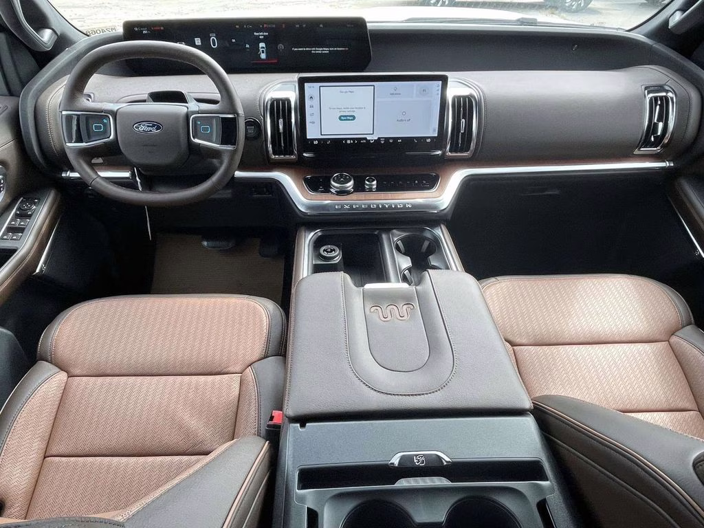 2026 Star White Metallic Tri-Coat Ford Expedition Max King Ranch 4X4 SUV