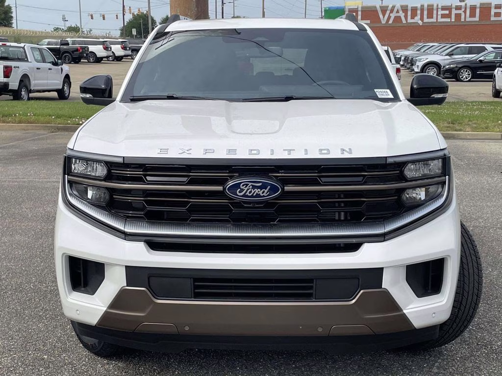 2026 Star White Metallic Tri-Coat Ford Expedition Max King Ranch 4X4 SUV