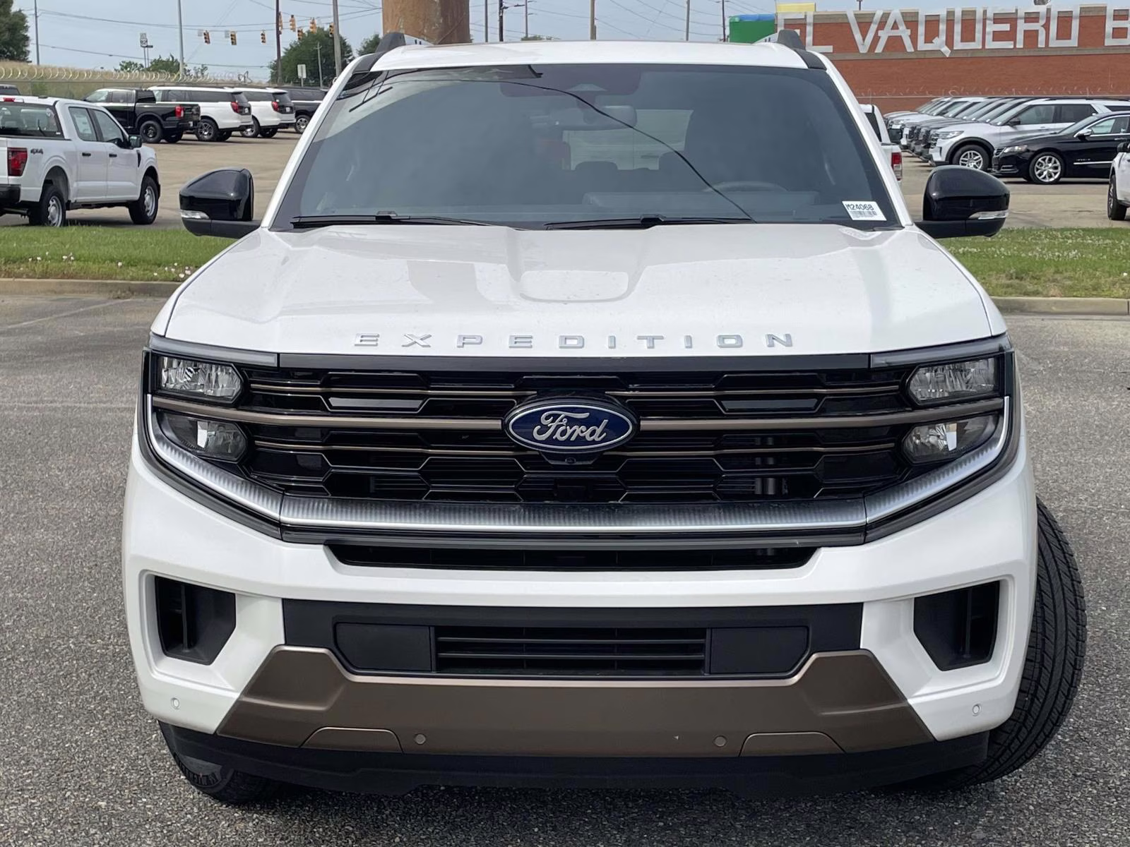 2026 Star White Metallic Tri-Coat Ford Expedition Max King Ranch 4X4 SUV