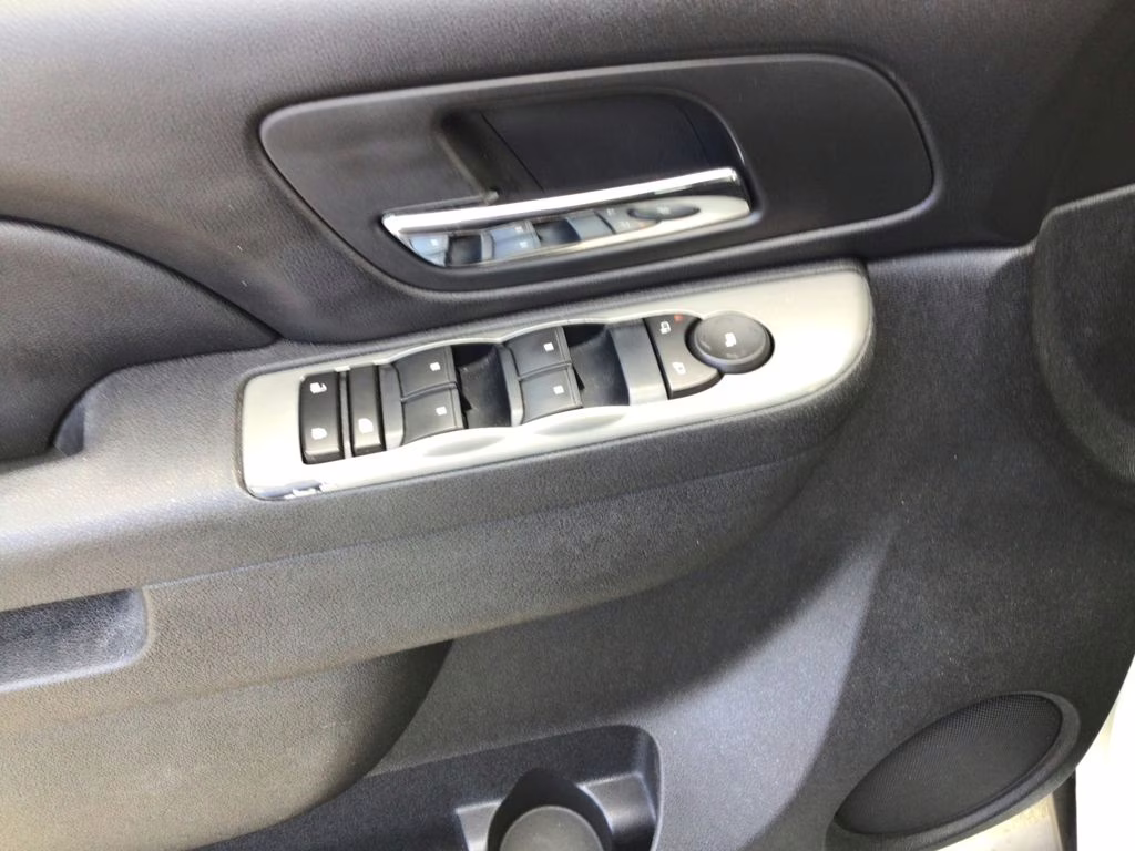 2010 Summit White Chevrolet Tahoe LT RWD SUV