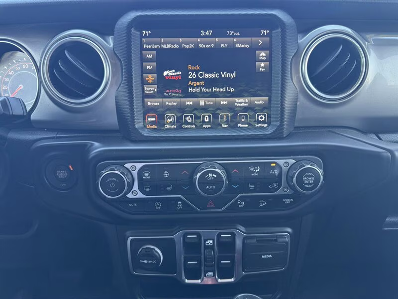 2020 Granite Crystal Metallic Clear Coat Jeep Wrangler Unlimited Sahara 4X4 SUV