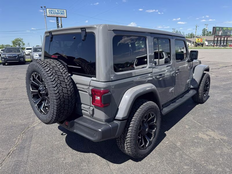 2020 Granite Crystal Metallic Clear Coat Jeep Wrangler Unlimited Sahara 4X4 SUV